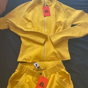 Pipe down jogger set size small with tags brand new gsuwoo is the brand